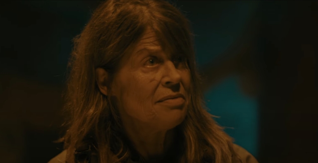 Aliens Hunt Linda Hamilton & Brianna Hildebrand in Osiris Poster