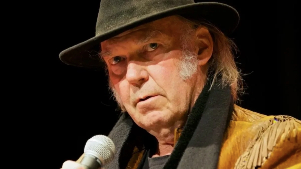 Neil Young Cancels Free Concert in Ukraine, Citing Safety Concerns