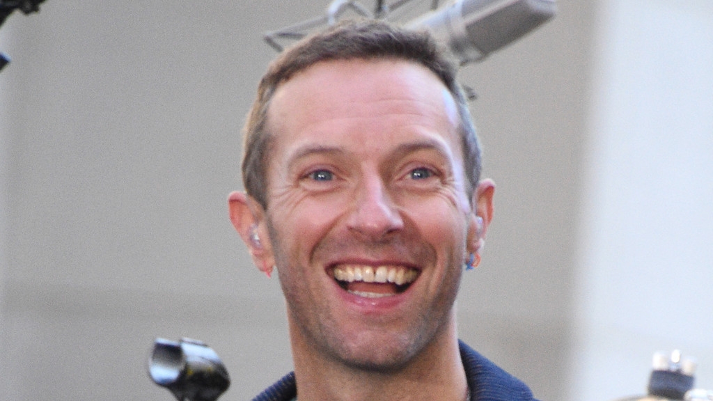 Chris Martin gives shoutout for ex Dakota Johnson's new film