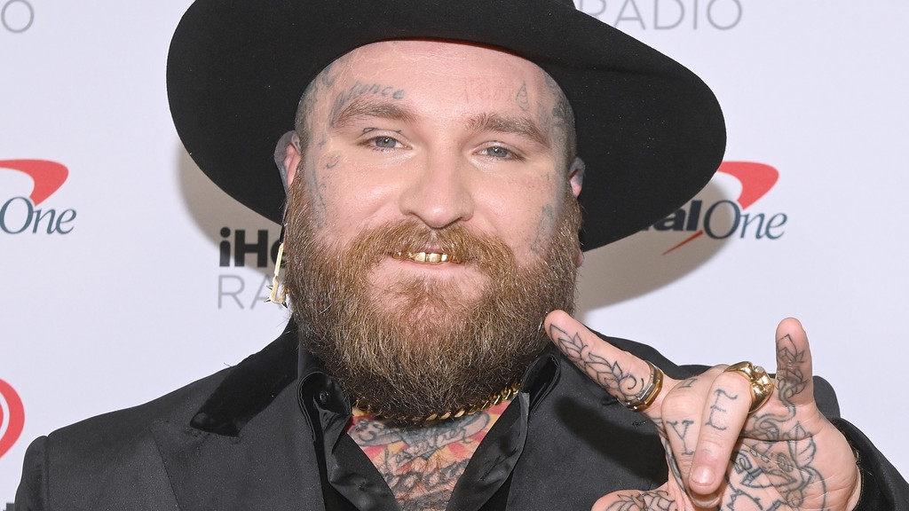Teddy Swims reveals non-music career he hopes his unborn child will follow
