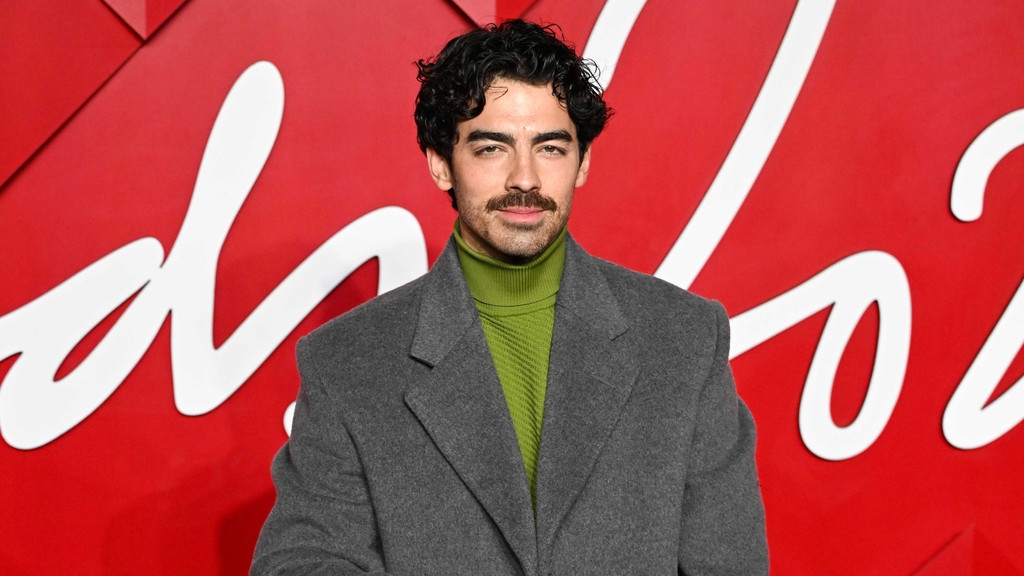 Joe Jonas discusses dating after divorce