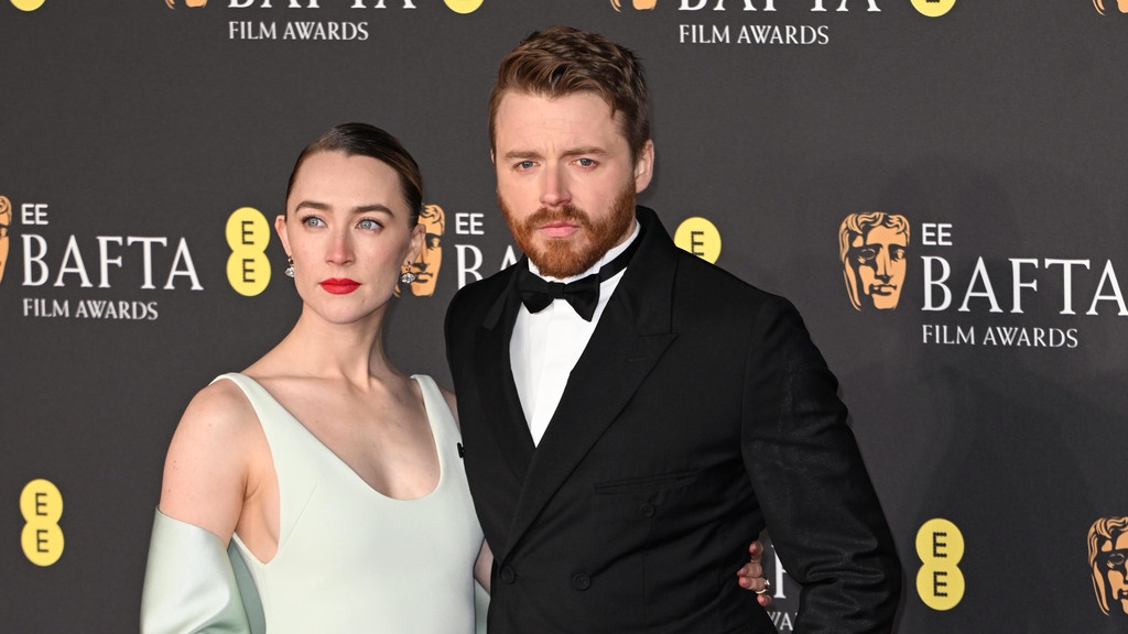 Saoirse Ronan expecting first child
