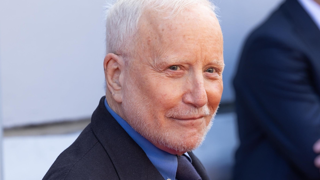 Richard Dreyfuss swerves SharkCon amid health scare