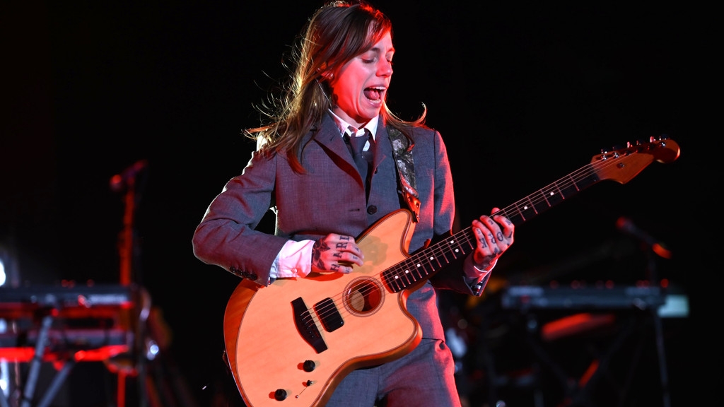 Julien Baker and Torres cancel gigs due to concussion