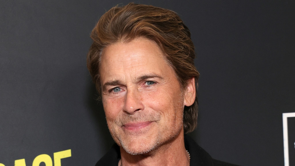 Rob Lowe claims Bill Paxton communicates with him during psychic readings 'all the time'