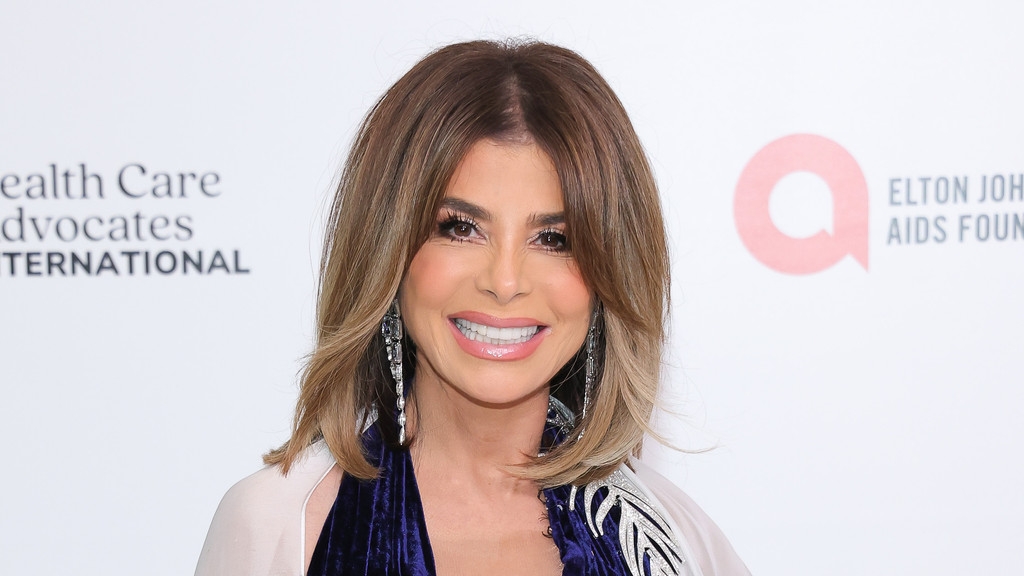 Paula Abdul jokes Simon Cowell left her 'permanently damaged'