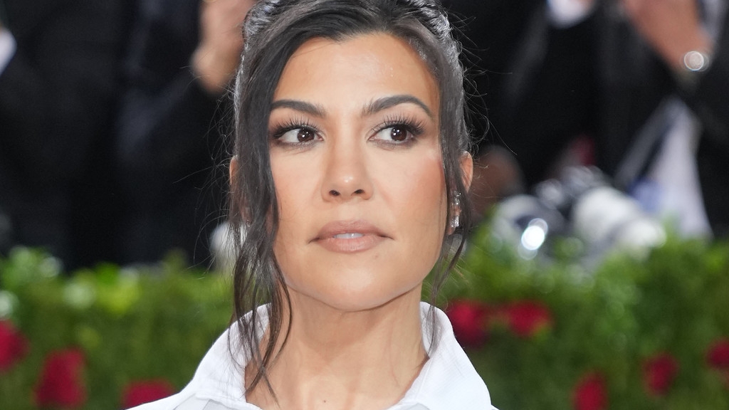 Kourtney Kardashian believes sending children to school is 'so dated'
