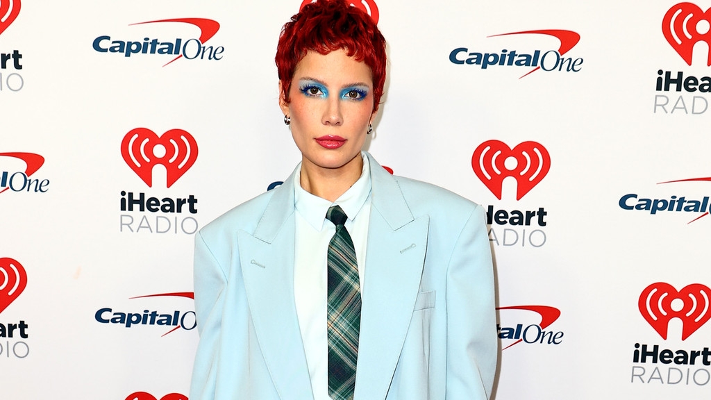 Halsey slams music executive who criticised Chappell Roan's Grammy Awards speech