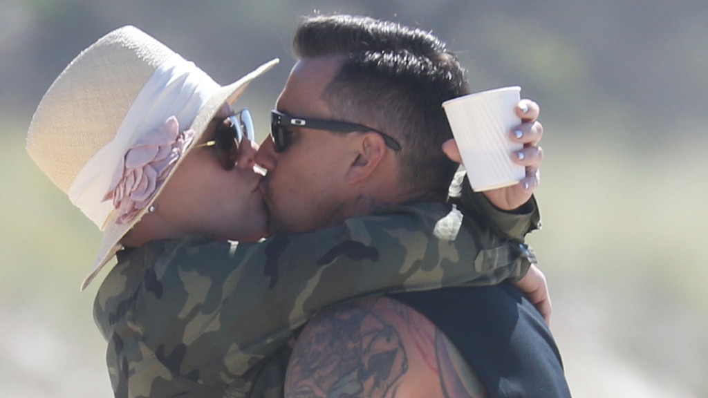 Carey Hart apologises to wife Pink for latest motorbike injury
