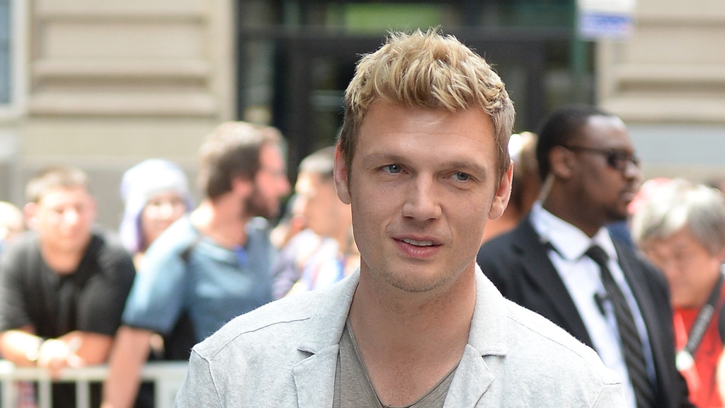 Nick Carter breaks down in tears in Aaron Carter documentary
