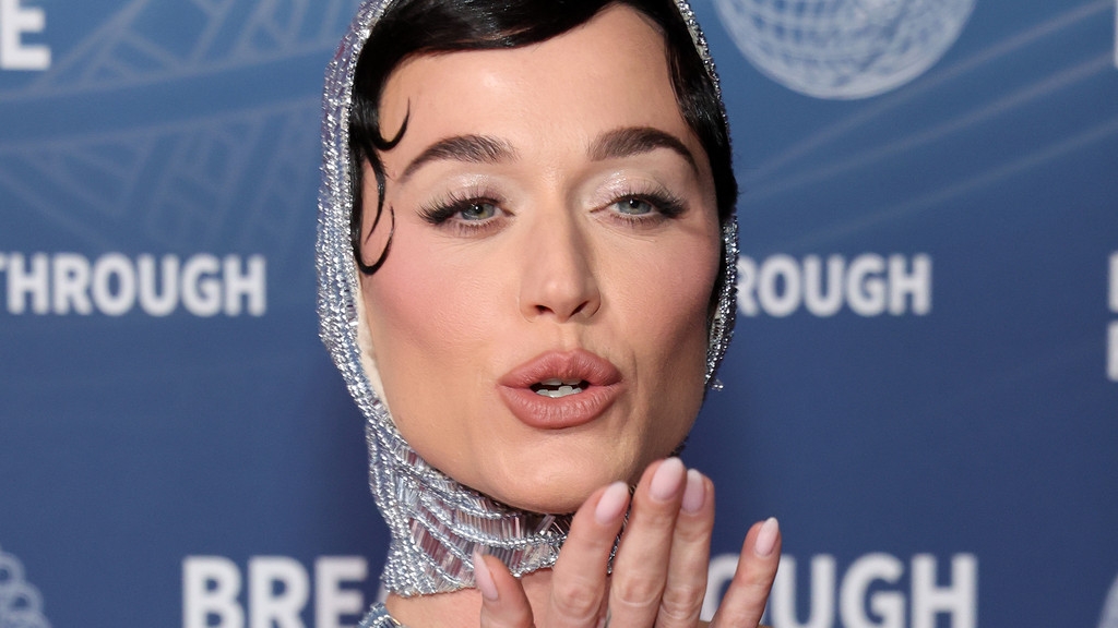 Katy Perry jokes about being 'most hated person on the internet'