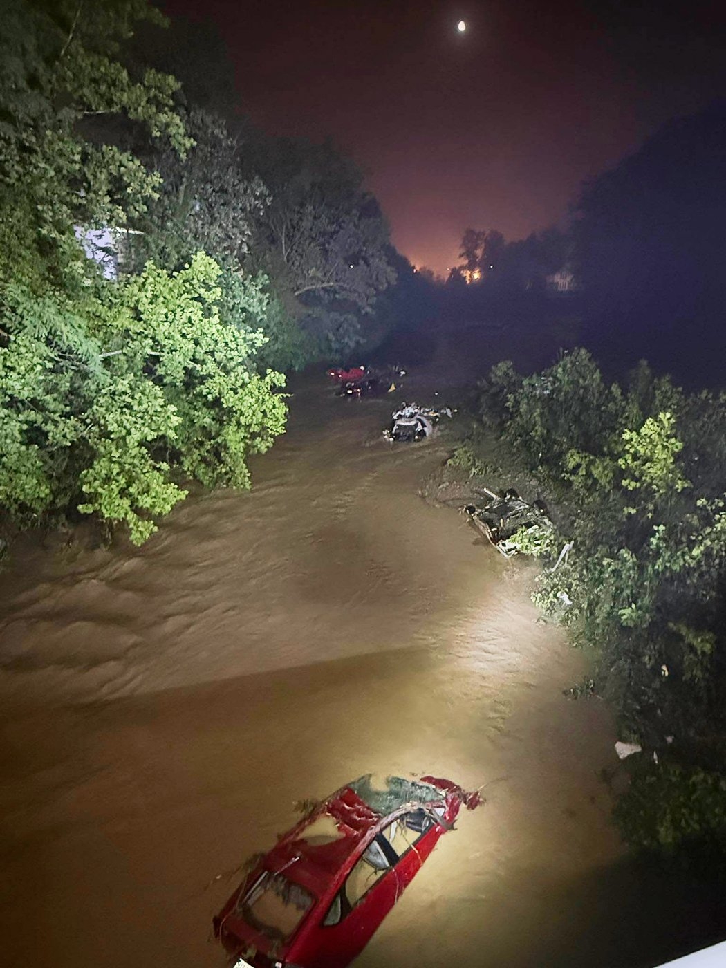 Flash flooding kills 5 in West Virginia, rescue teams searching for missing people