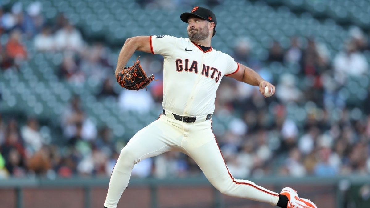 Giants' Ray named NL Pitcher of the Month for stellar May stretch