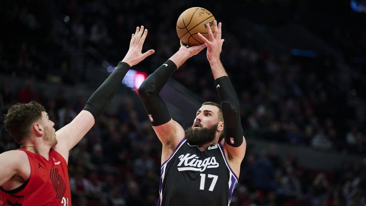 How Sabonis hilariously informed Valančiūnas of Kings trade