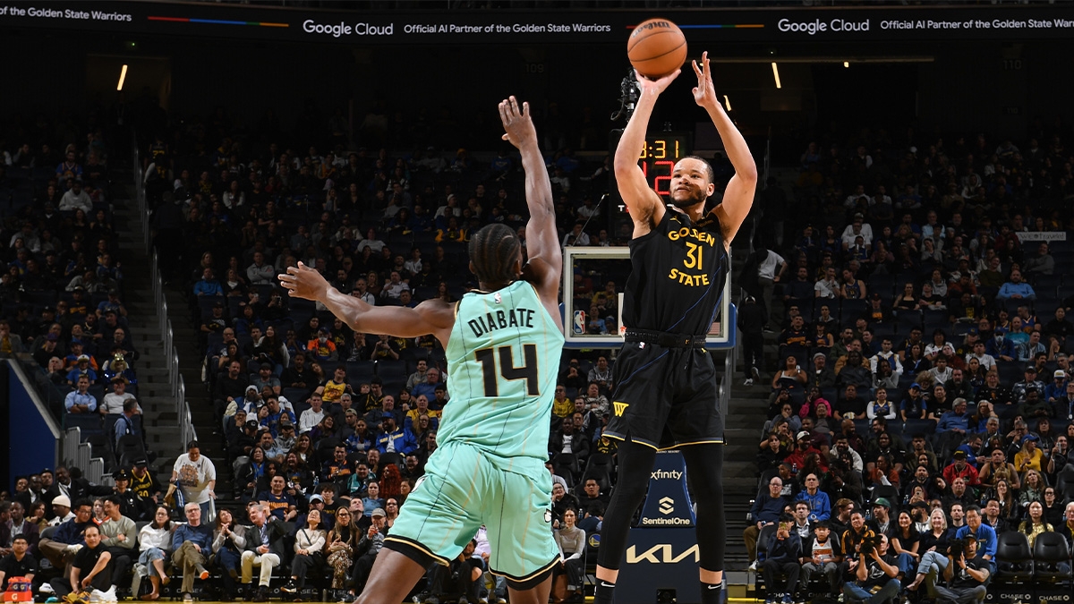 Warriors sign forward Knox to second 10-day contract