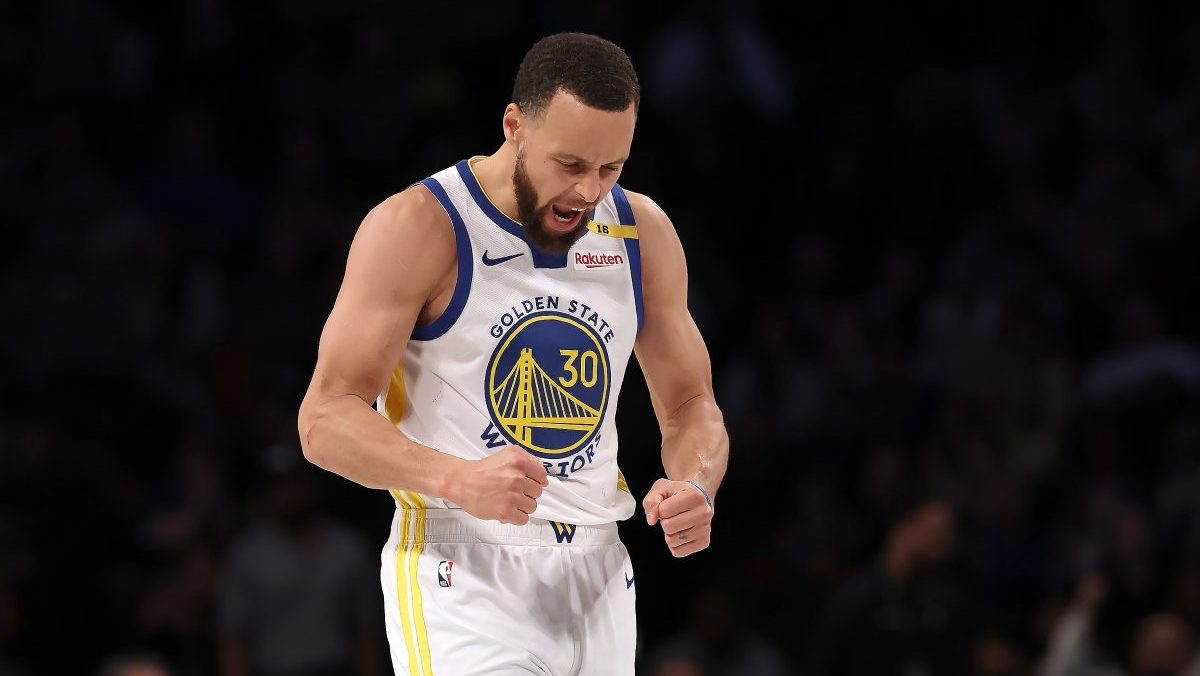 Steph reaches historic NBA career-scoring milestone vs. Pistons