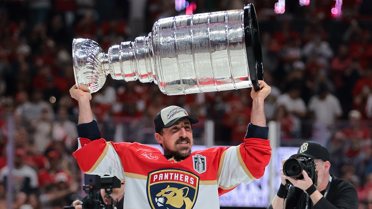 Brad Marchand staying with Panthers on six-year contract: Report