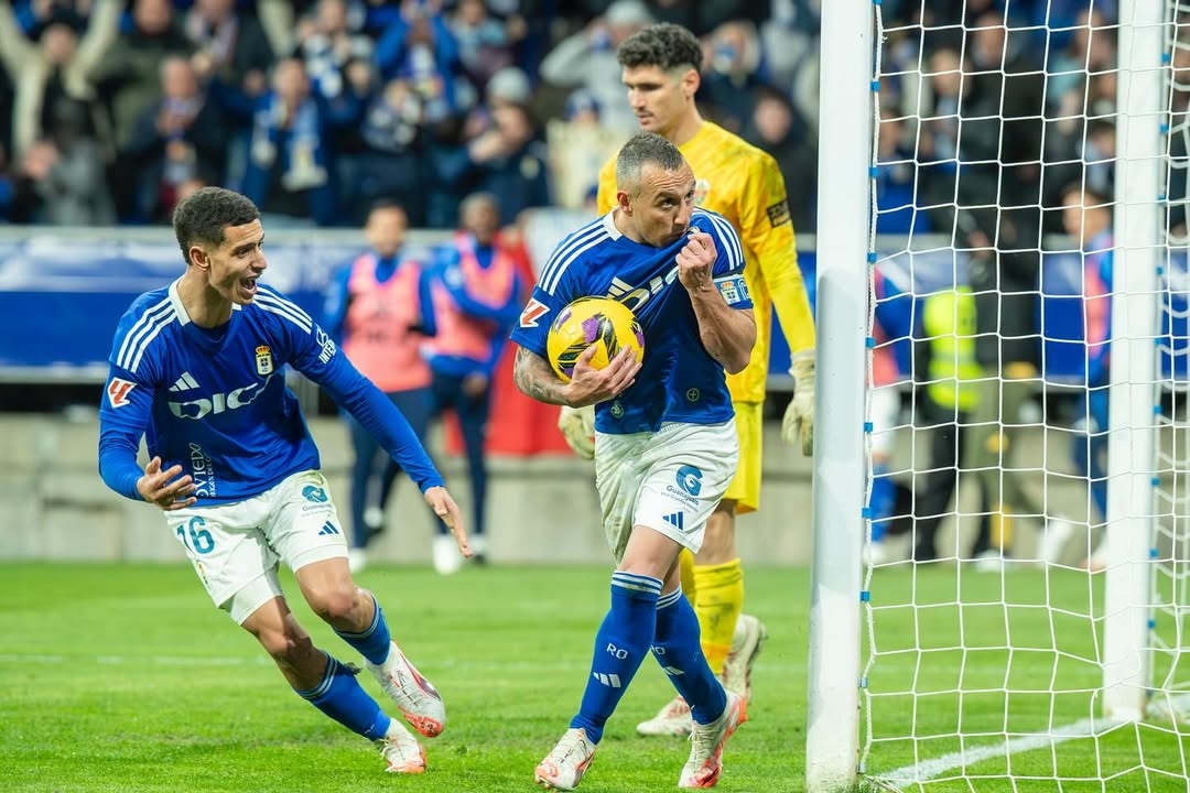 Former Gunner scores free-kick with ‘weak foot'
