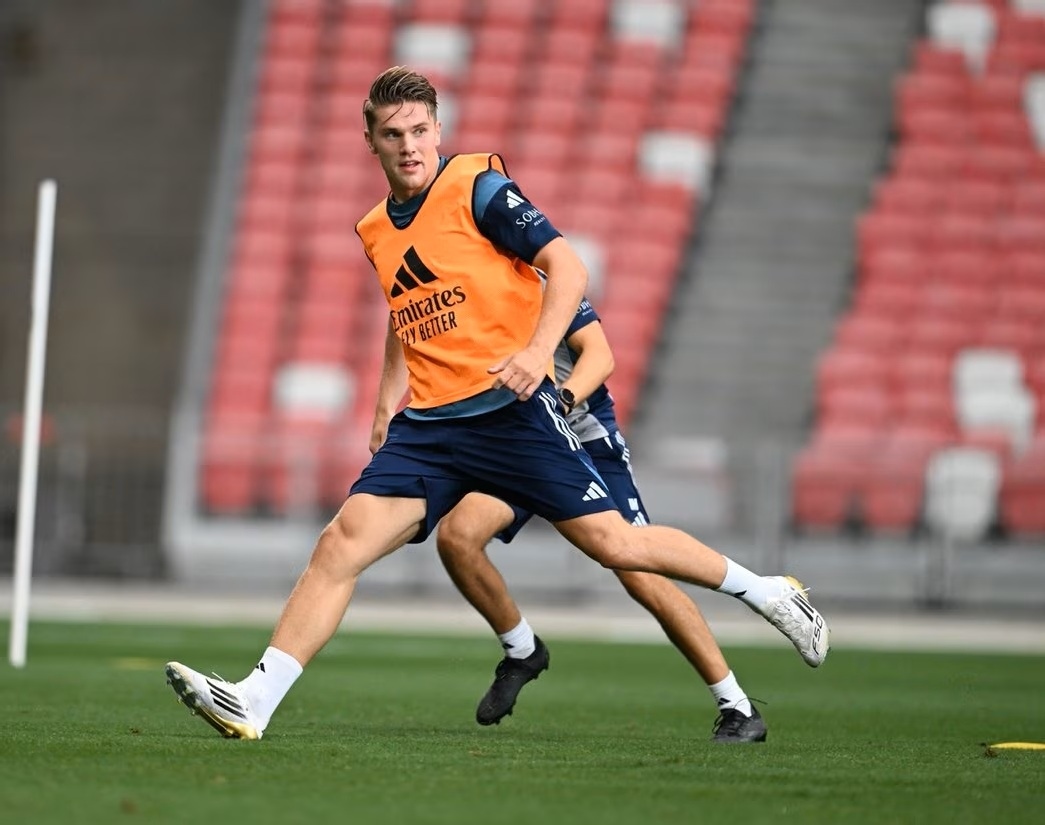 2 new signings & 2 injury comebacks in Arsenal training