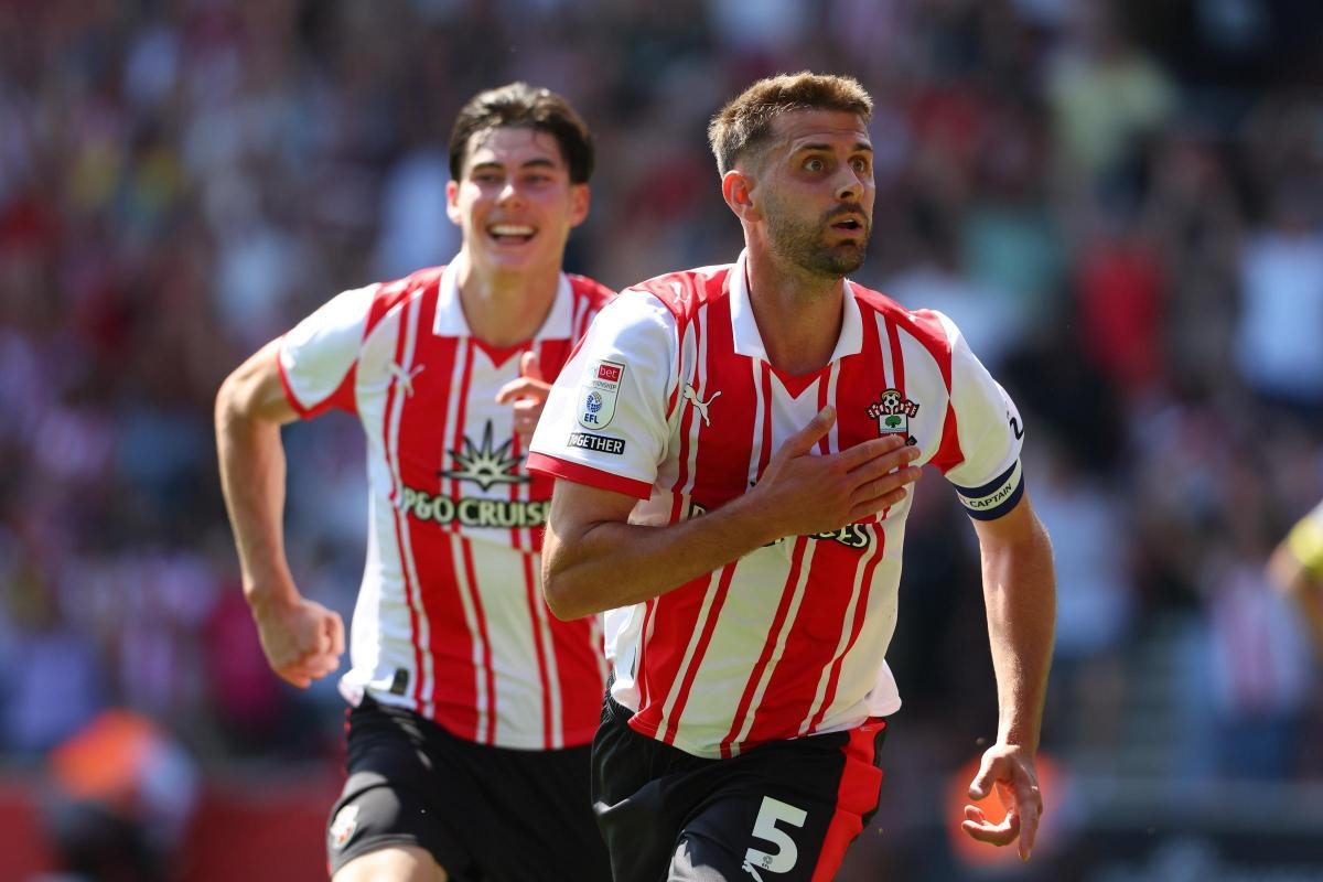 Saints score twice in added time to secure incredible opening day win over Wrexham