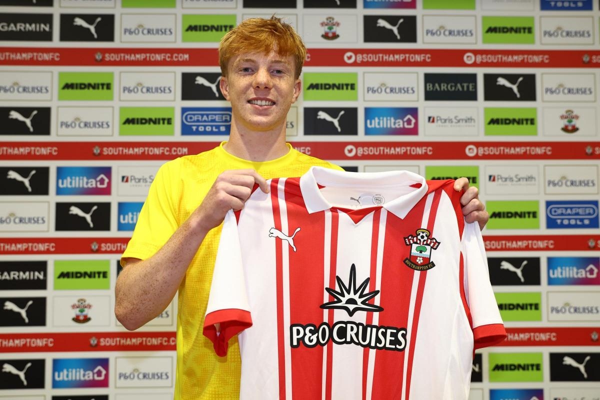 'Get into the first team' - Saints confirm signing of young Scottish defender