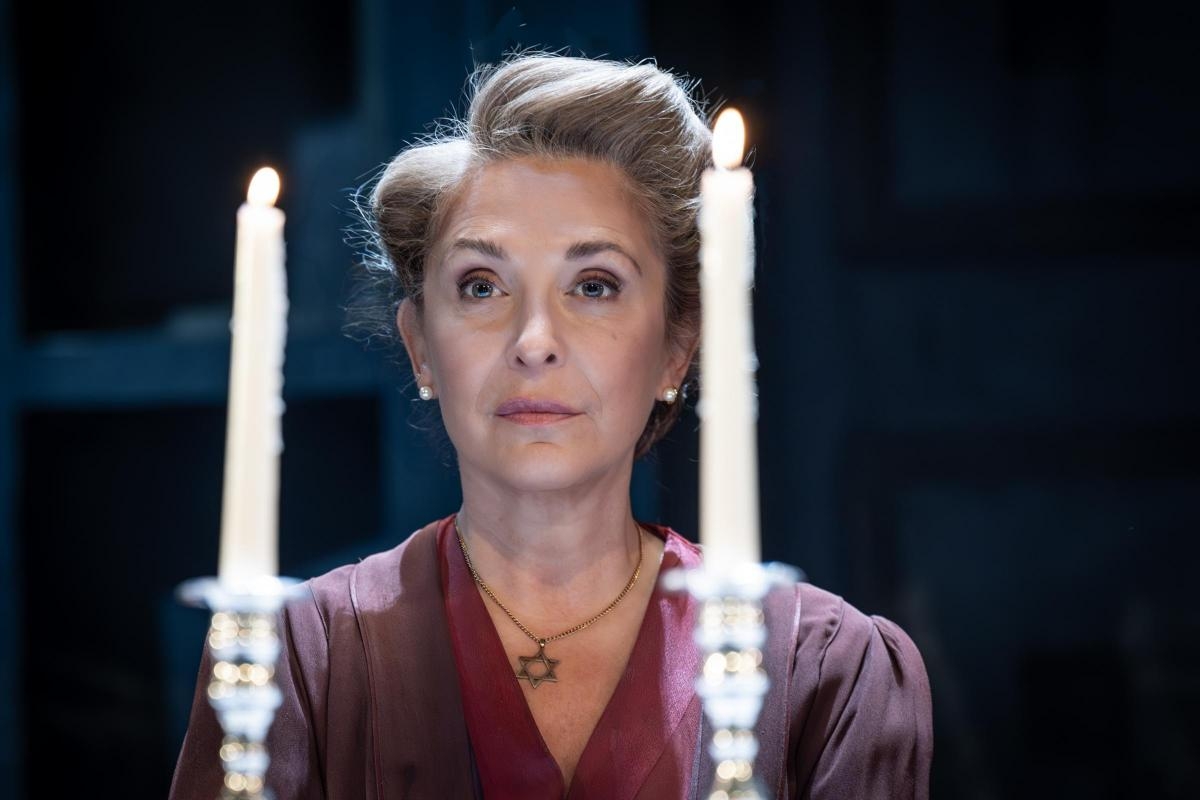 Former Eastenders star in critically acclaimed production this week
