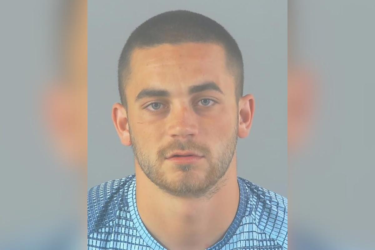 'Reckless' man dumped drugs in shop after trying to flee from police