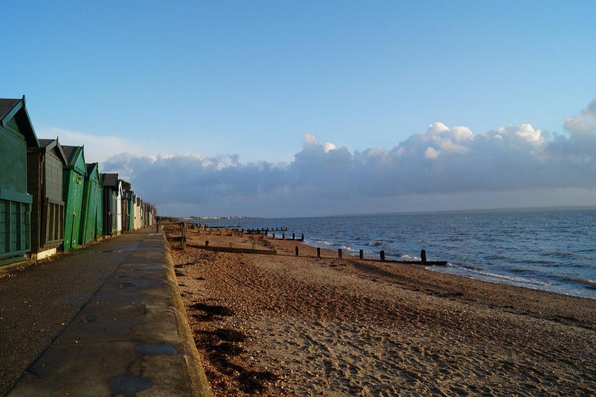 Urgent 'Do not swim' warning issued at beach after sewage line burst