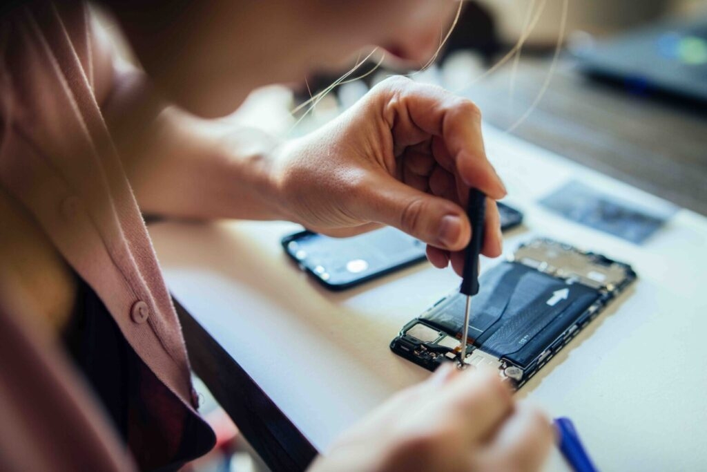 Washington consumers will gain ‘right to repair' cellphones and other electronics