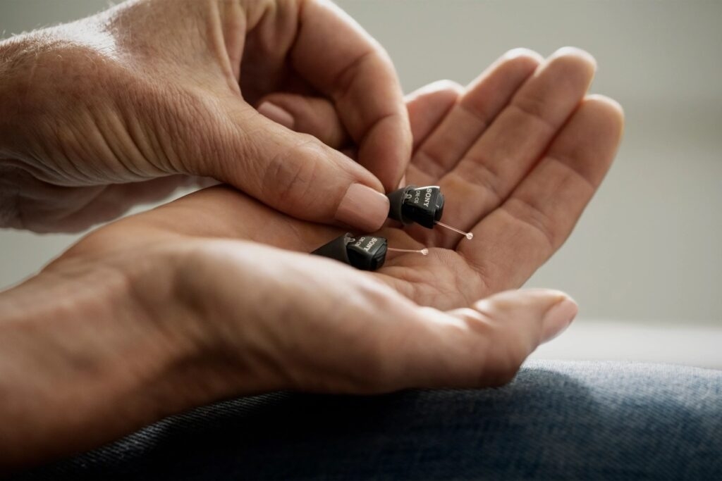 Governor vetoes hearing aid bill