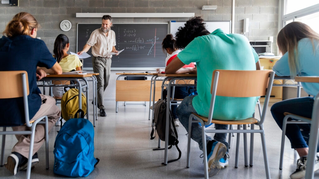 Bills to boost starting teacher pay, offer ‘school choice,' both advance in House