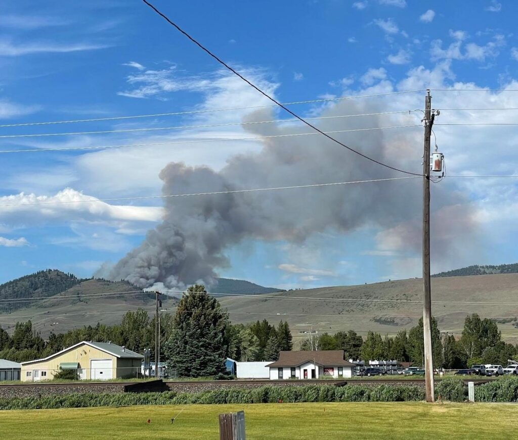 Banana Lake fire near Plains expands to 850 acres