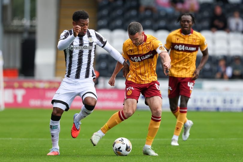 St Mirren 0, Motherwell 0: Stalemate in Paisley