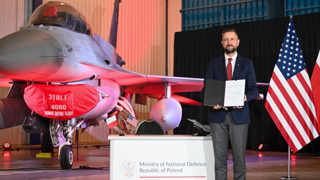 Poland awards $3.8 billion F-16 modernization deal to US