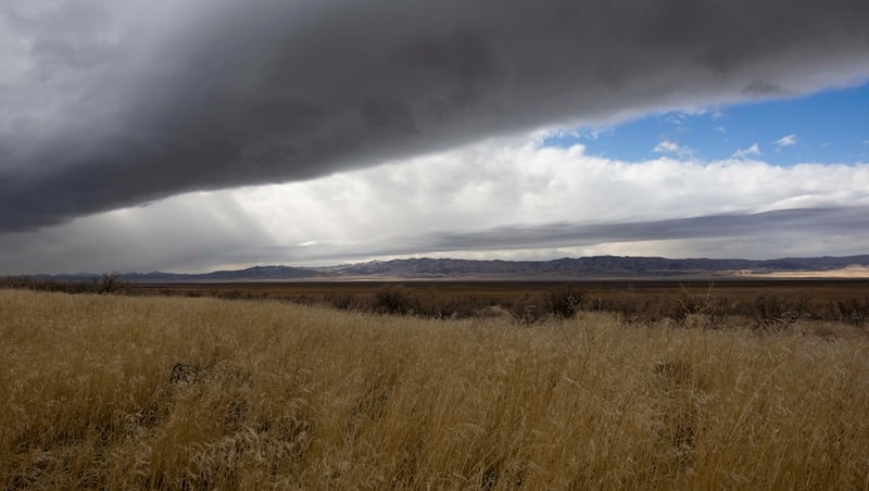 Mike Lee reinstates language to sell Utah public land in Trump tax bill
