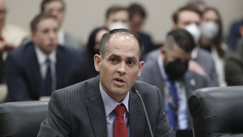 Bill aims to prevent unlicensed life coaches from practicing mental health therapy