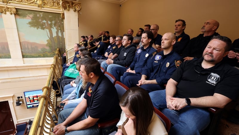 Public labor union bill back to a complete ban on collective bargaining