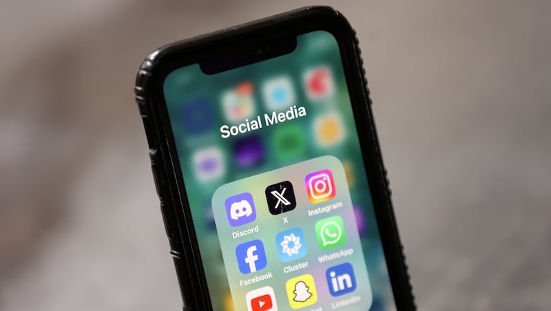 Following new Utah legislation, Sen. Mike Lee sponsors bill to protect kids online