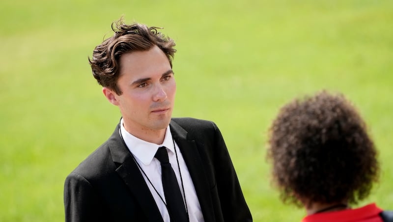 DNC Vice Chair David Hogg says he's raising money to primary older Democrats