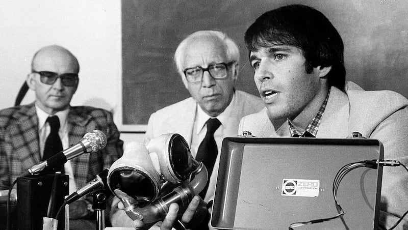 Robert Jarvik, who co-designed the first permanent artificial heart, dies at 79