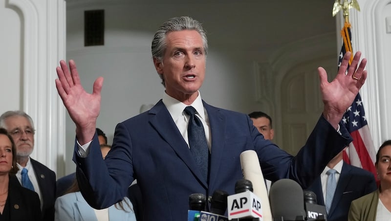 Gov. Newsom says he'll back down from redistricting threats if Texas throws out new maps
