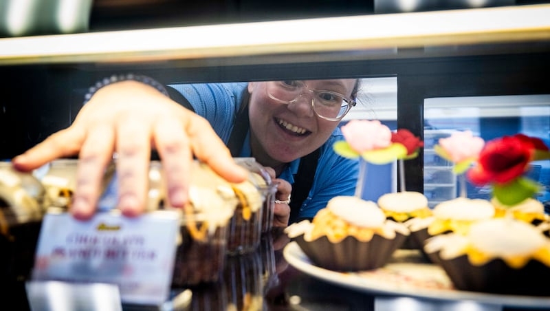 Gov. Cox signs Utah law letting cake shops stay closed on Sunday without penalty