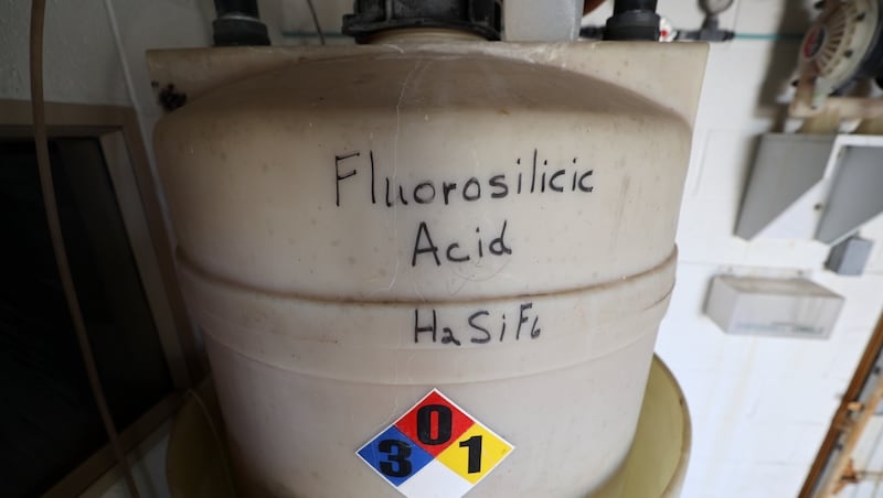 Bill to prohibit fluoride in public drinking water systems advances