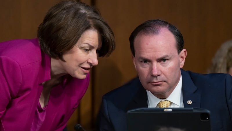 ‘This isn't funny': Klobuchar criticizes Mike Lee comments about Minnesota shooter