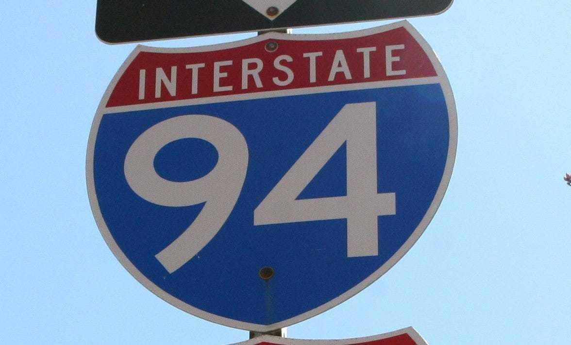 1 dead, 2 injured after 2 Jeeps collide, 1 rolls over on I-94 near Gratiot in Detroit