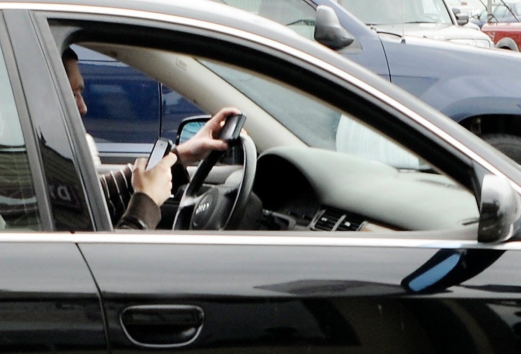 Expert offer tips on how to limit districted driving this holiday weekend
