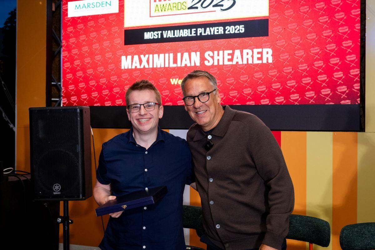 Man who lost half his body weight praised by football legend