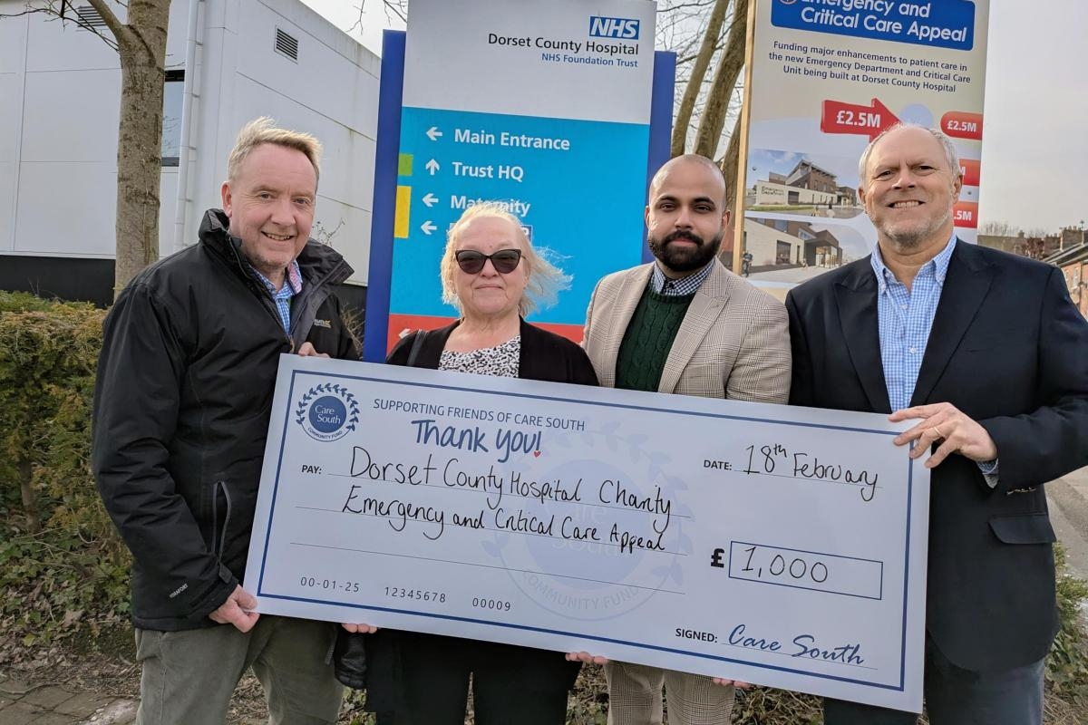 £1,000 cash injection donated to vital hospital charity