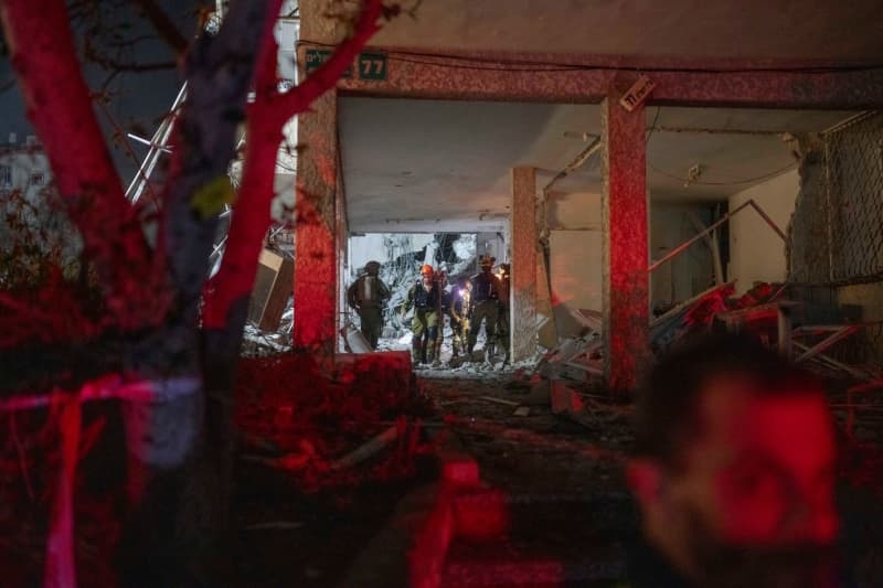 Reports of further attacks on both Iran and Israel