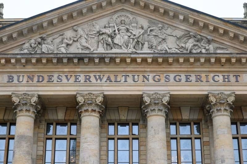 Top court authorizes deportations of migrants from Germany to Greece